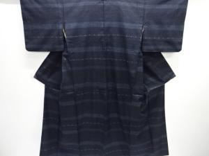 アンティーク　横段に亀甲絣柄模様織出し手織り紬着物